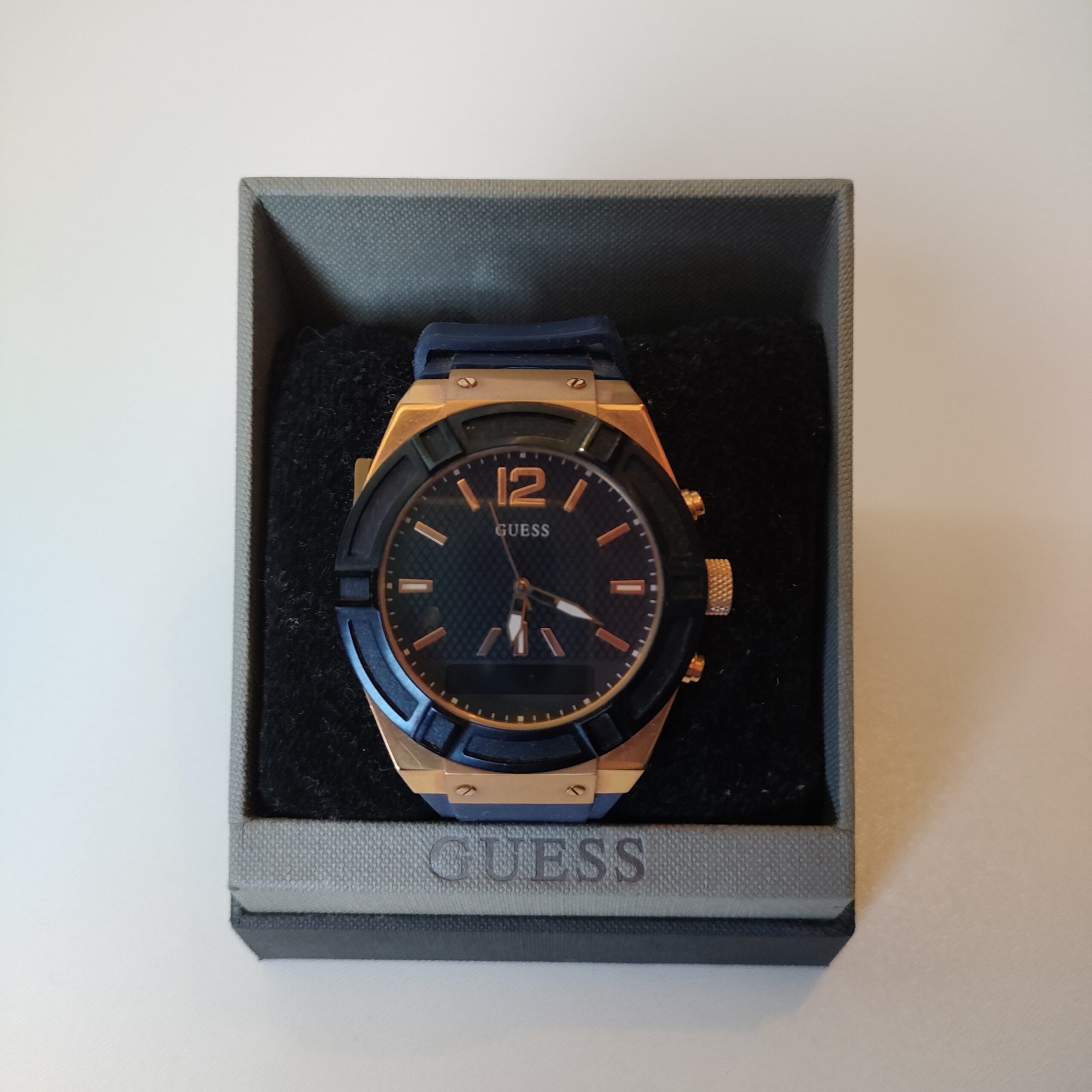 Guess Uhr