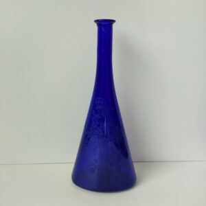 Vase Blau mit Blumen Muster